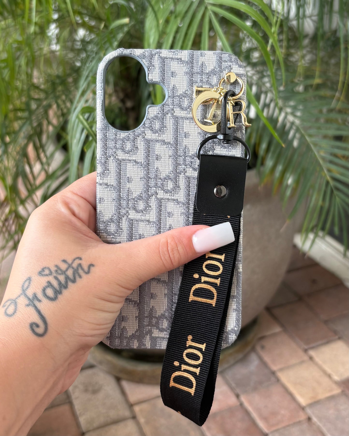 Adore Handle